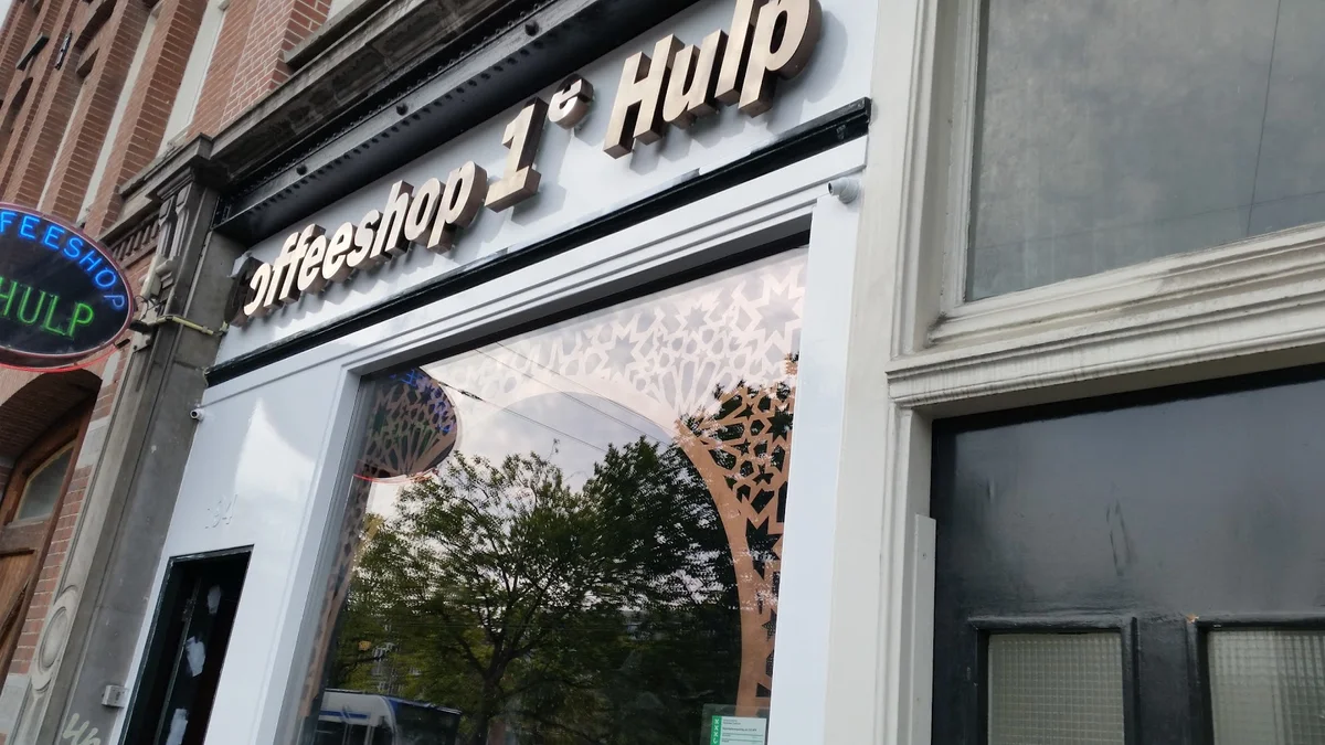 1eHulp Coffeeshop in Amsterdam - Ask AI | mindtrip