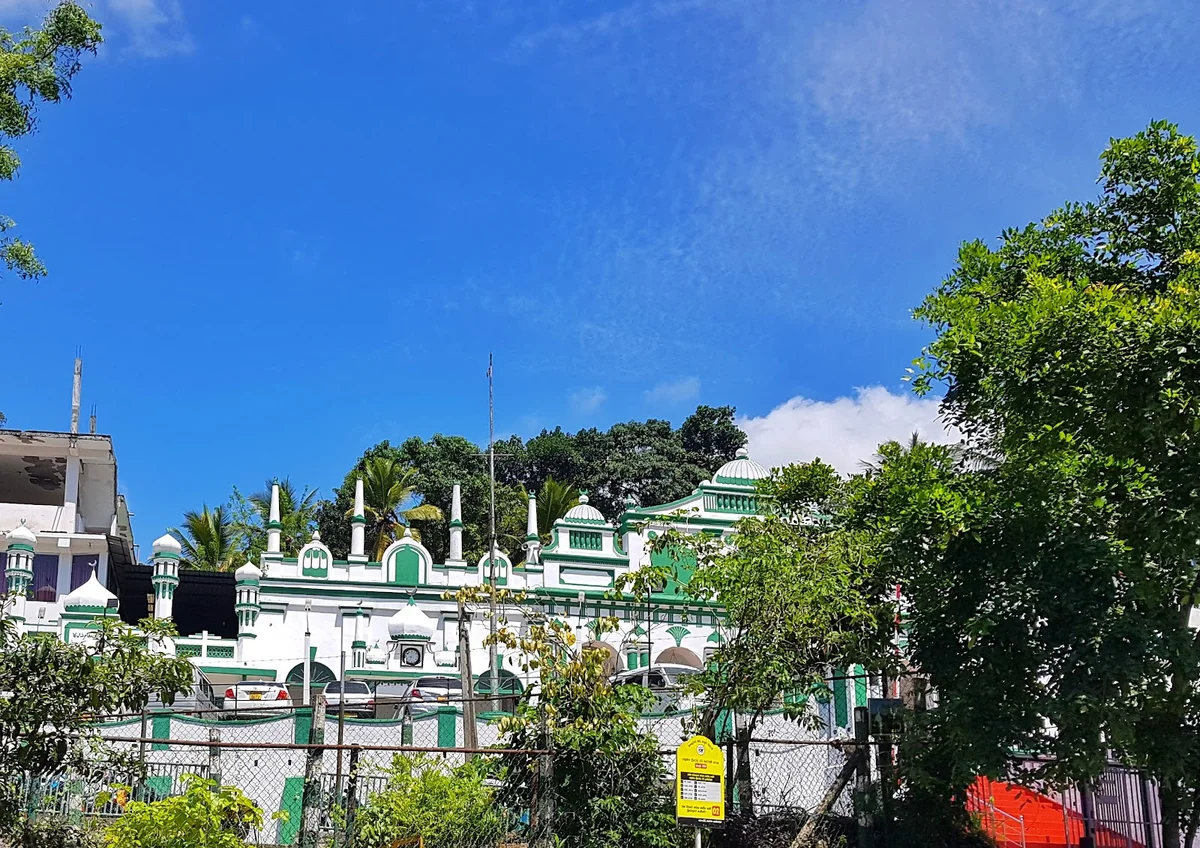 Meera Maccam Mosque & Dargha Kandy in Kandy | Ask Anything