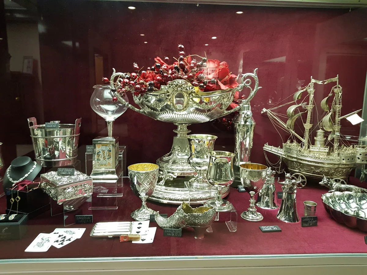 London Silver Vaults in London, England | Ask Anything