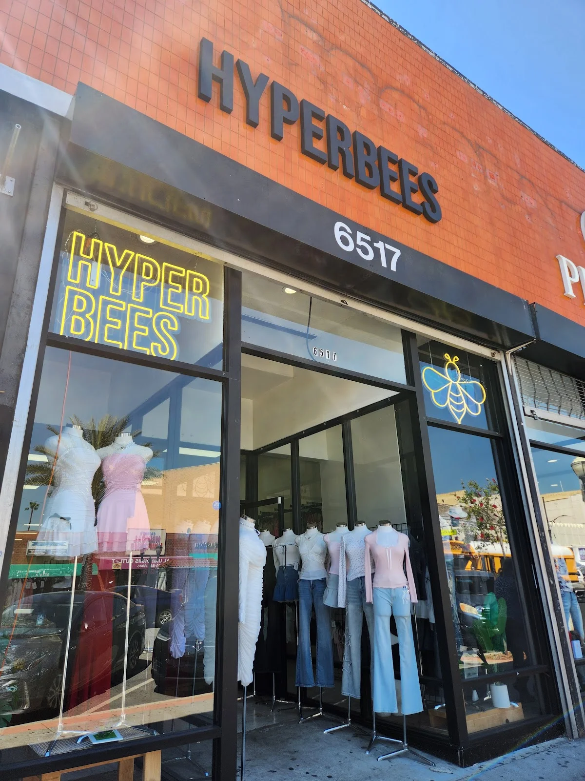 Hyperbees - Huntington Park - Ask AI | mindtrip