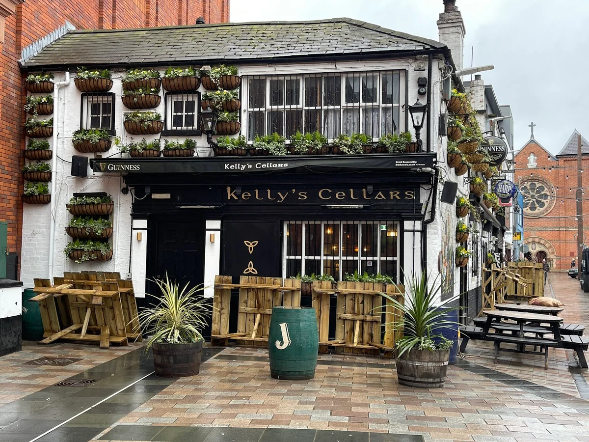 Kelly s Cellars In Belfast What To Know Before You Go
