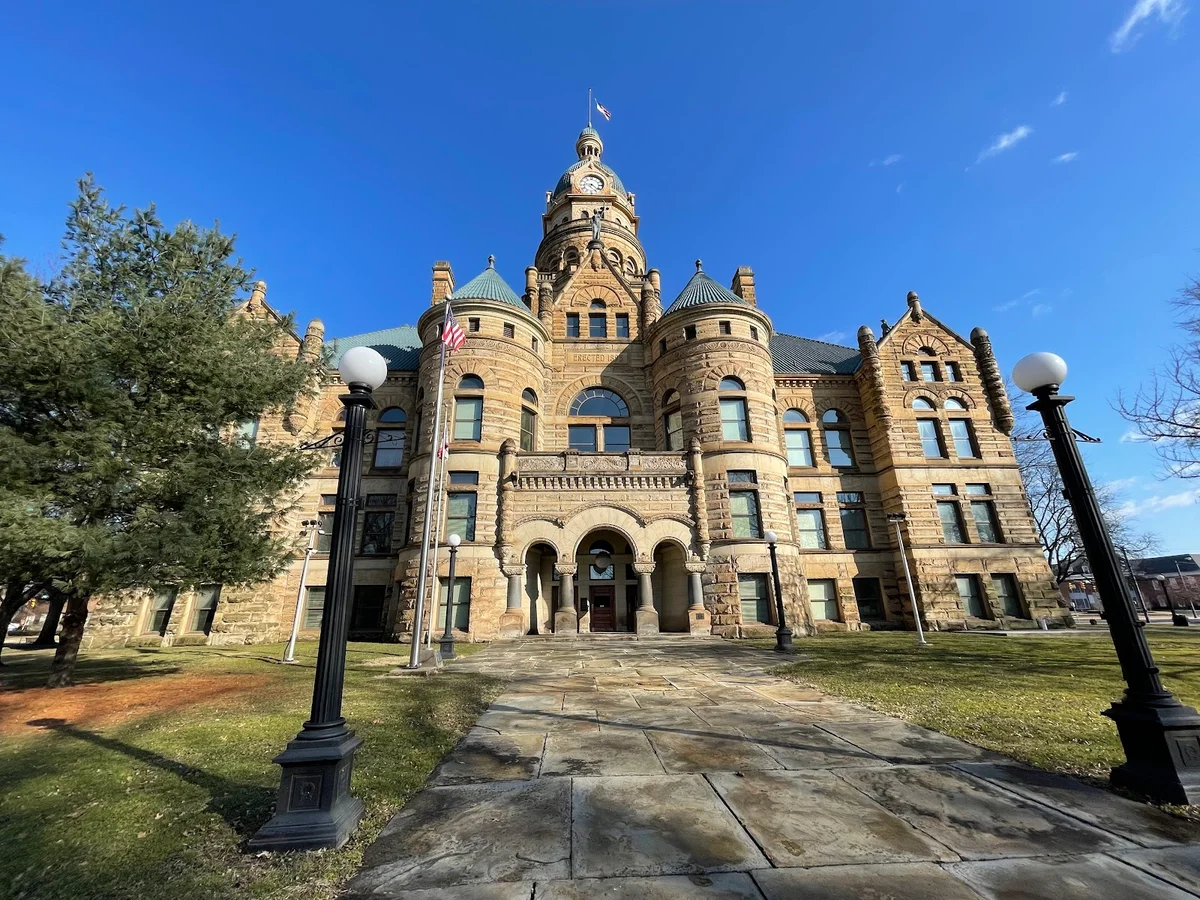 Courthouse Square in Warren, Ohio - Ask AI | mindtrip
