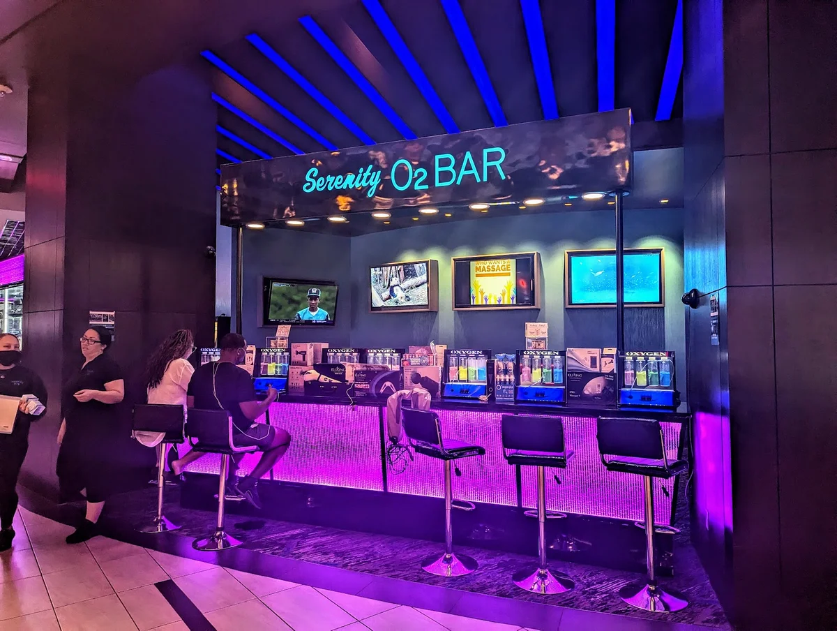 Serenity O2 Bar in Las Vegas | What to Know Before You Go