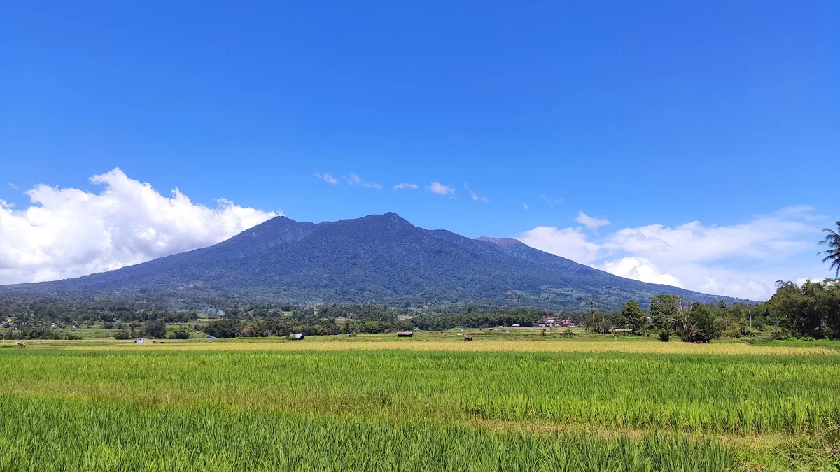 Mount Marapi in Bukittinggi | What to Know Before You Go