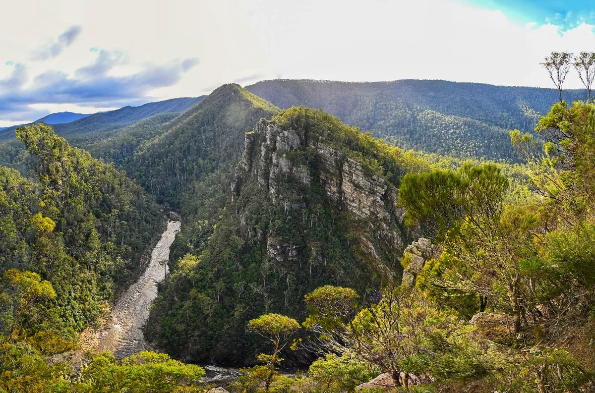 Alum Cliffs/ Tulampanga Lookout | What to Know Before You Go