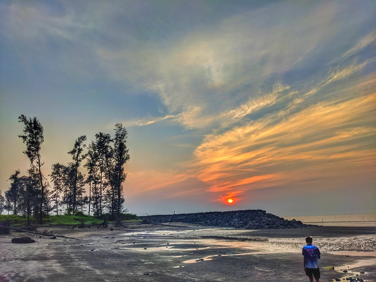 Rewas Beach in Mandve, Maharashtra - Ask AI | mindtrip