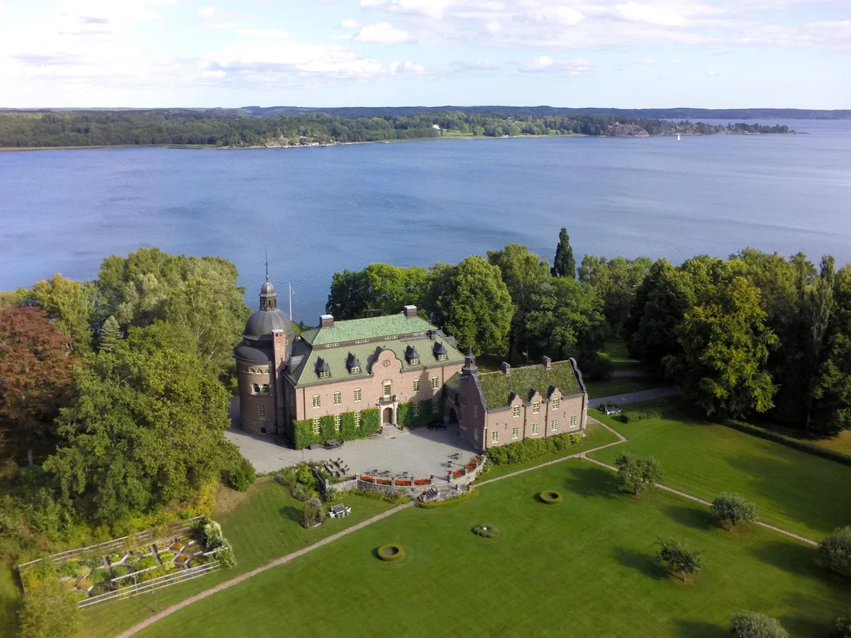 Engsholms Slott in Jarna, Stockholms län - Ask AI | mindtrip