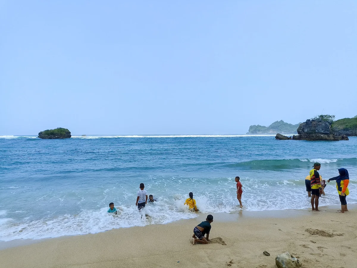 Kondang merak in Jawa Timur | Ask Anything