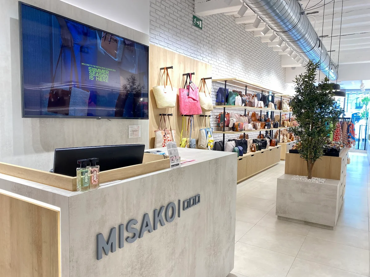 Misako in Tarragona, Catalunya | What to Know Before You Go