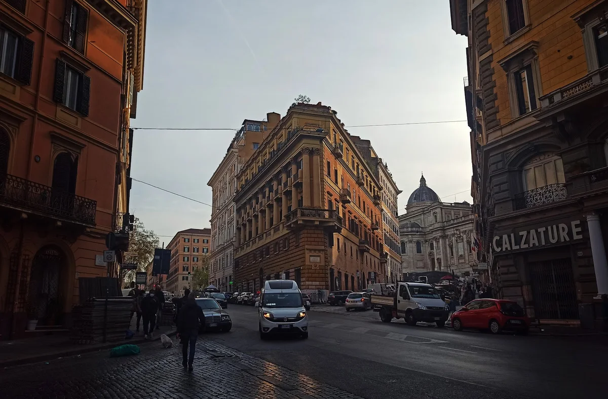 Via Cavour in Rome, Lazio - Ask AI | mindtrip