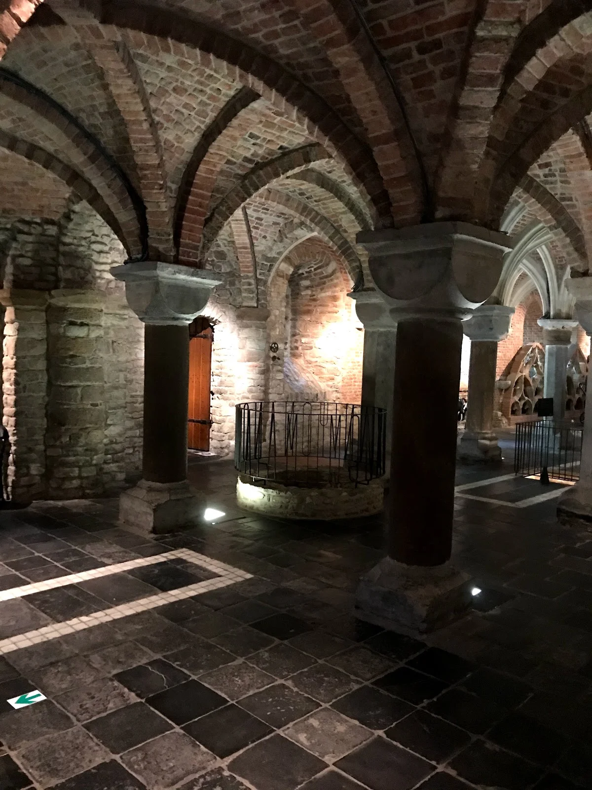 Crypt of Saint Hermes in Ronse | What to Know Before You Go