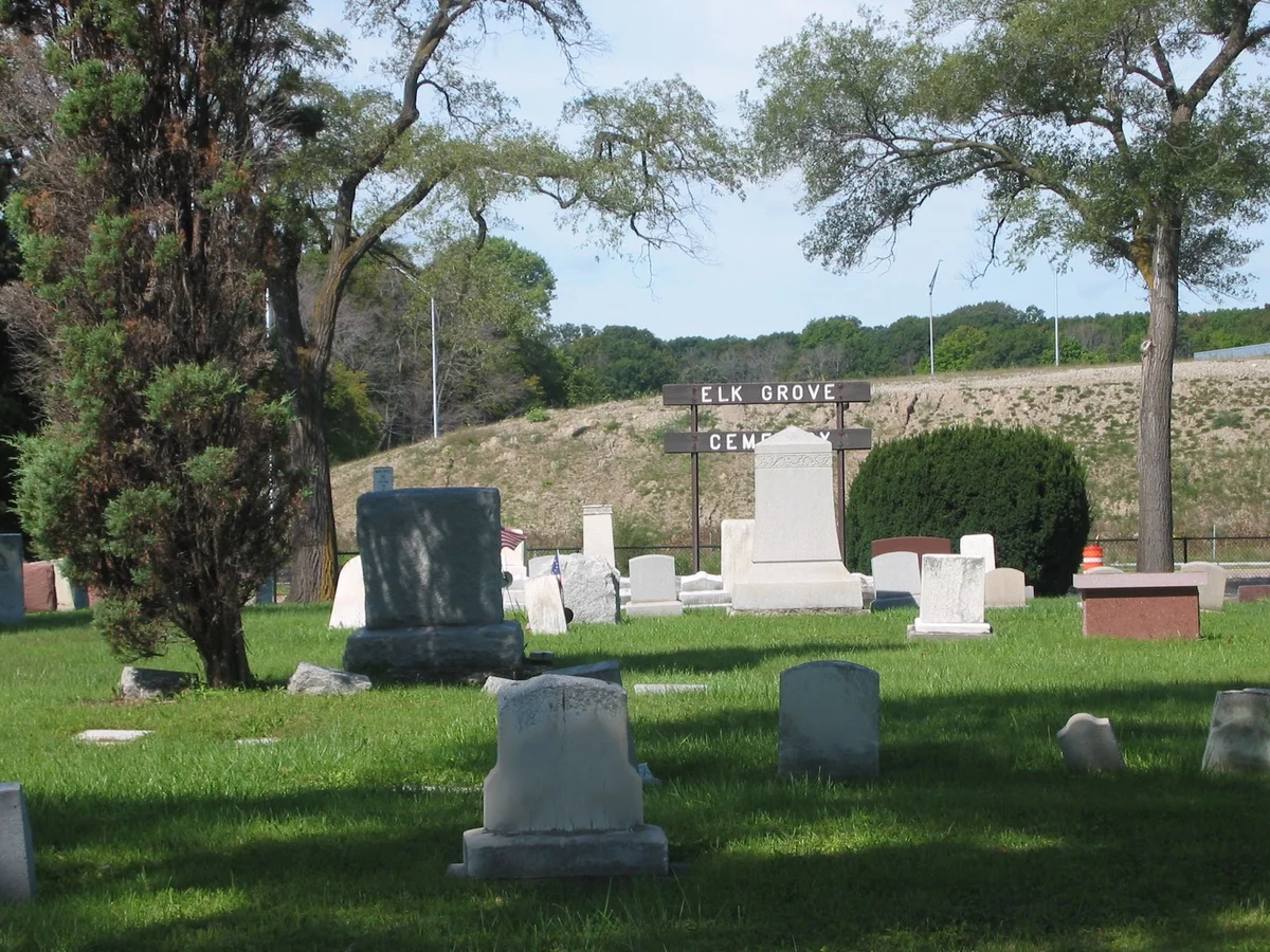 Elk Grove Cemetery | What to Know Before You Go