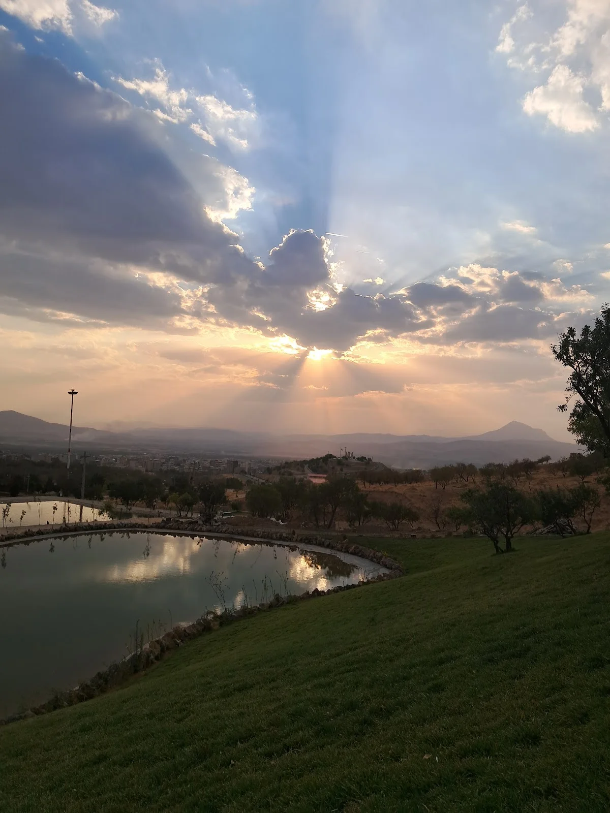 Mother Lake in Hamadan Province - Ask AI | mindtrip
