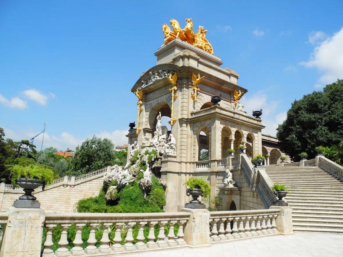 Equestrian statue to General Joan Prim