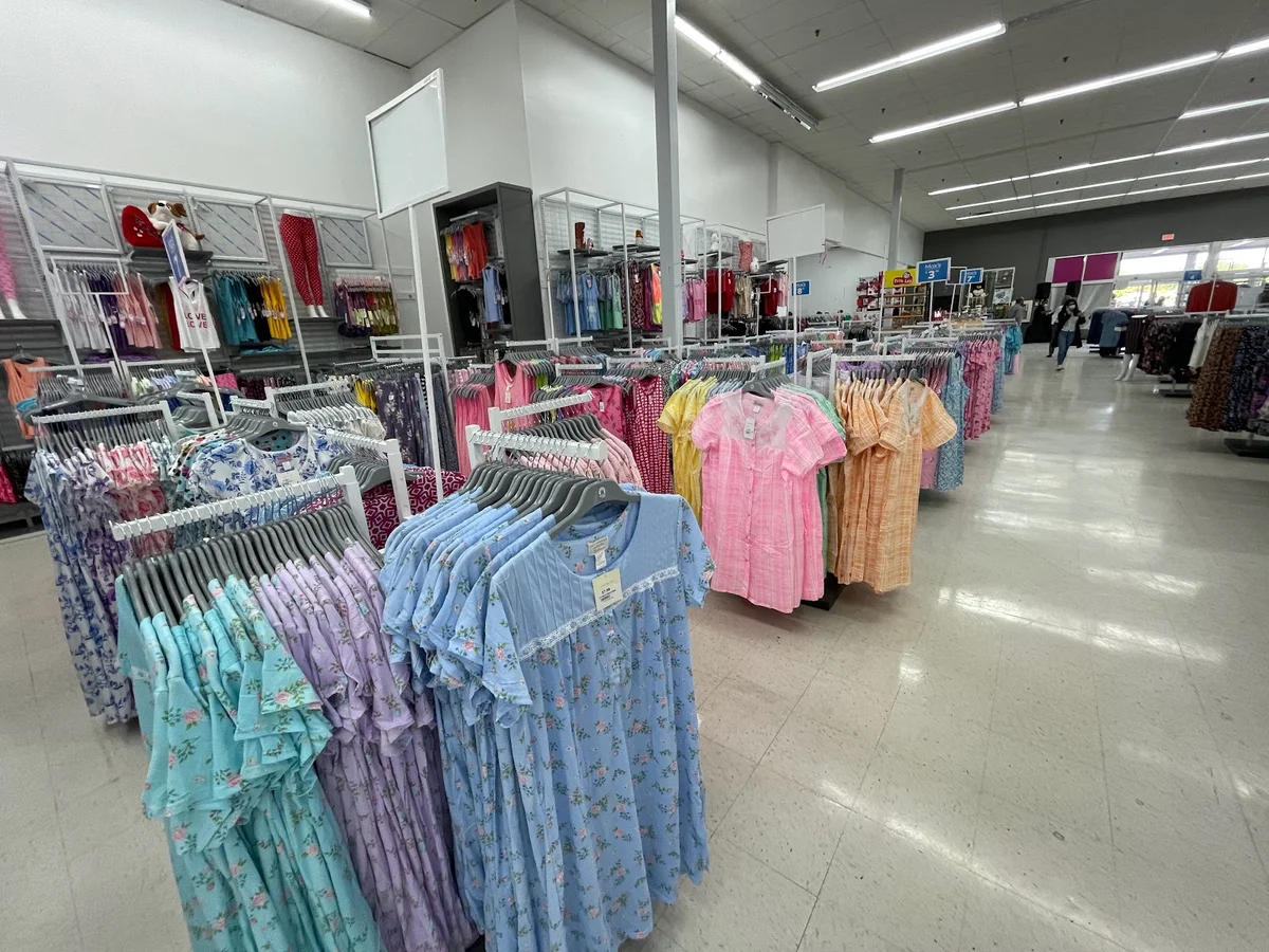 Los Colobos Shopping Center in Carolina - Ask AI | mindtrip