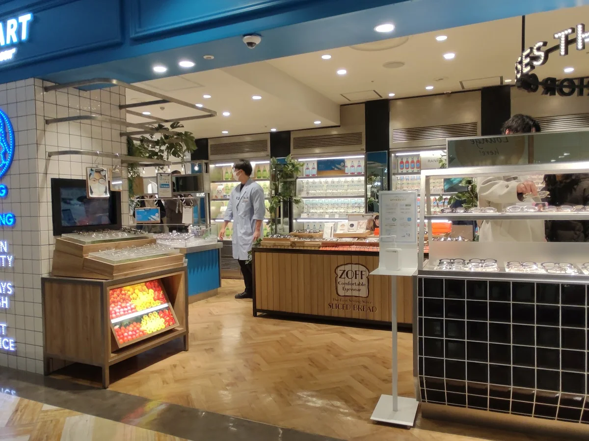 zoff ルミネエスト 新宿 店(02)