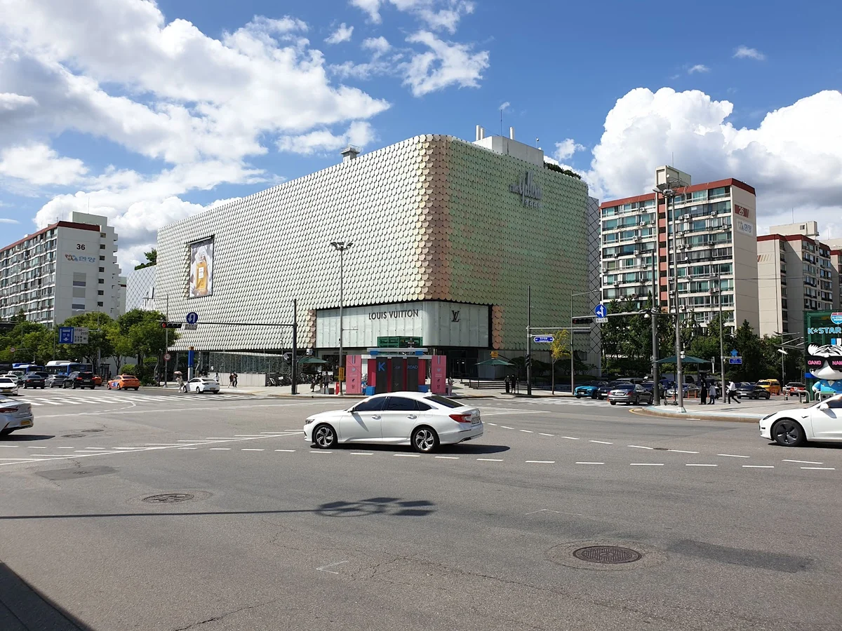 Apgujeong Rodeo Street in Seoul | Ask Anything