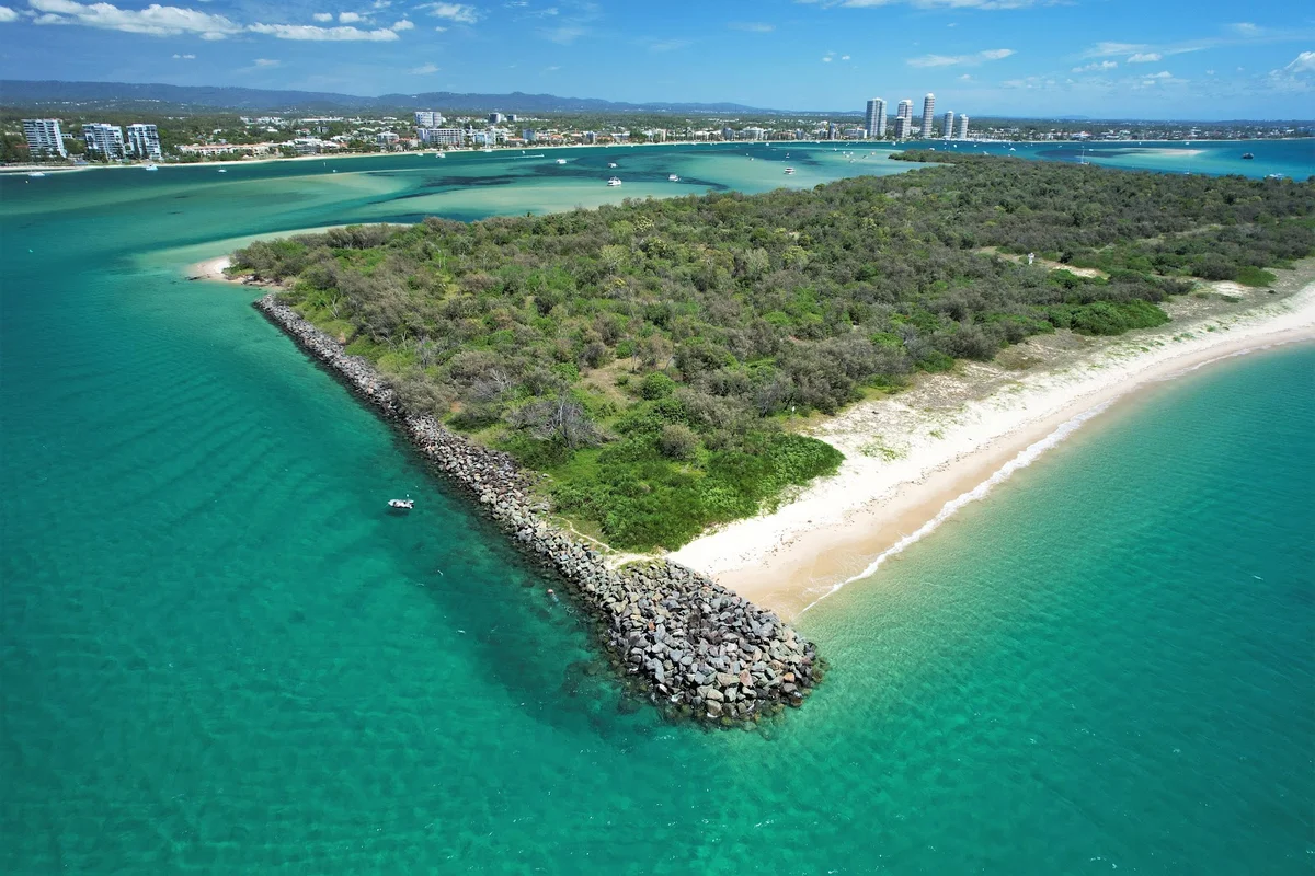 Wave Break Island in Main Beach - Ask AI | mindtrip