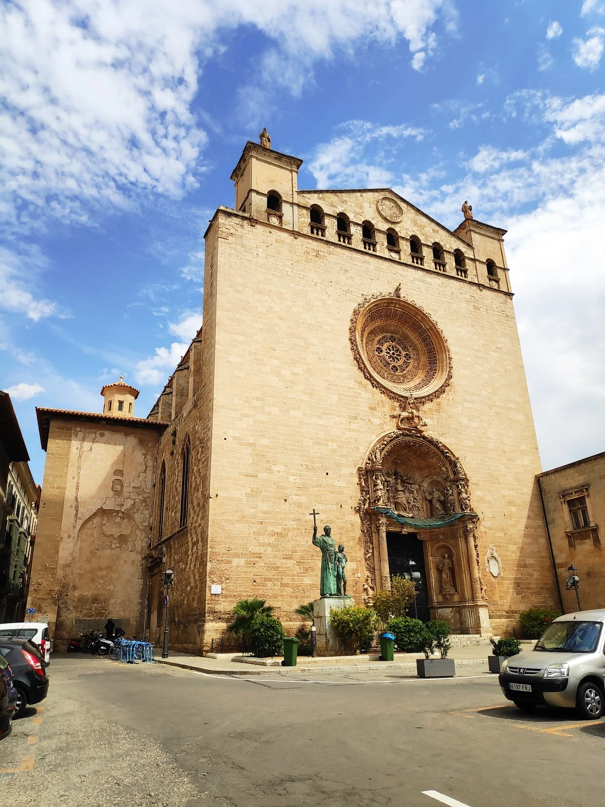 Estàtua de Fray Junípero Serra | What to Know Before You Go
