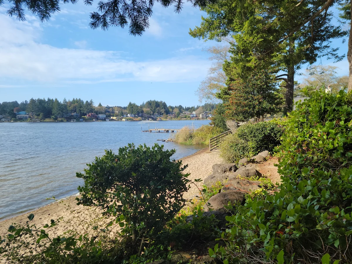 Sand Point Park in Neotsu, Oregon - Ask AI | mindtrip