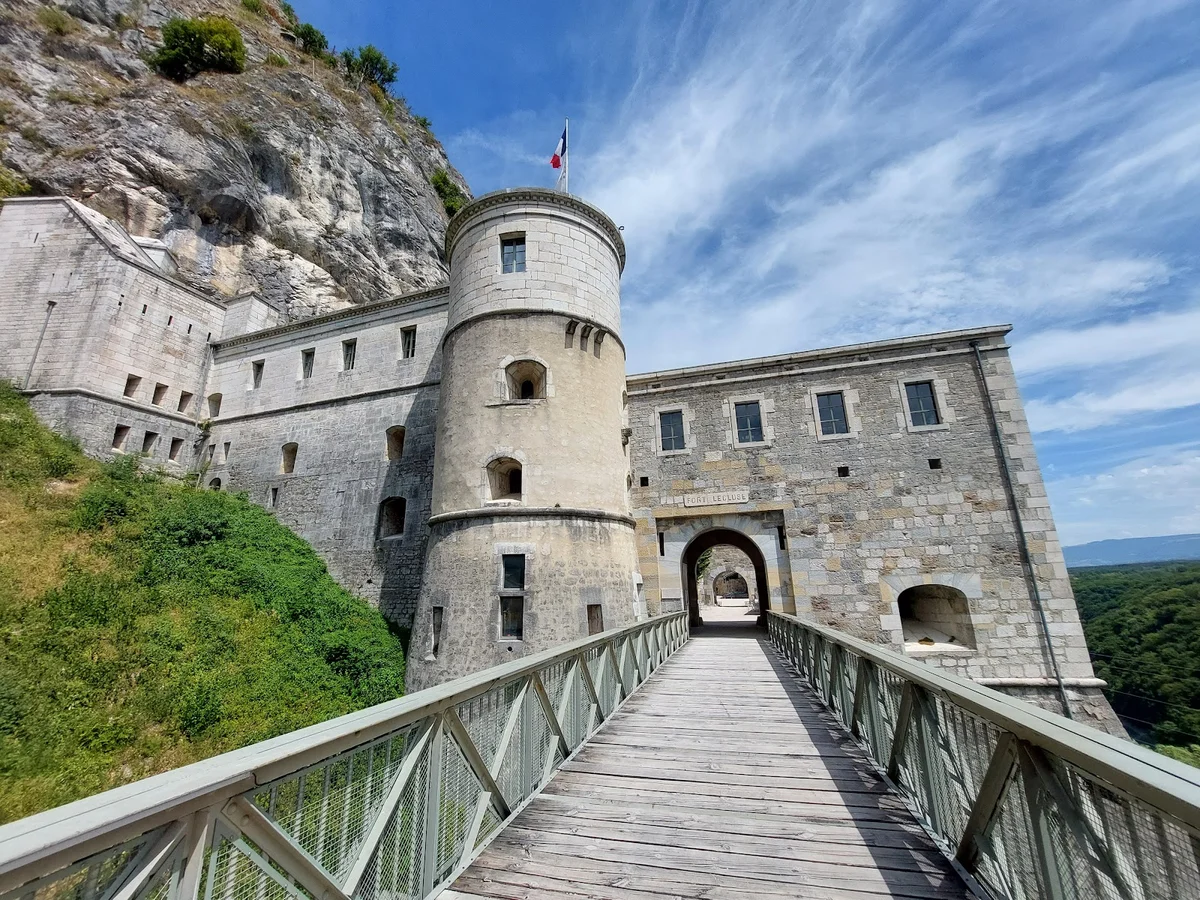 Fort l'Écluse in Leaz, Auvergne-Rhône-Alpes | Ask Anything