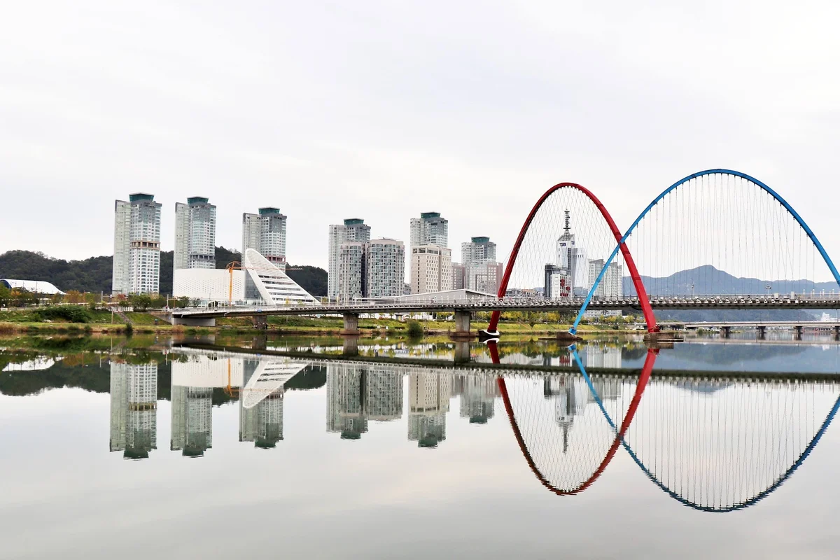 Expo Bridge in Daejeon - Ask AI | mindtrip