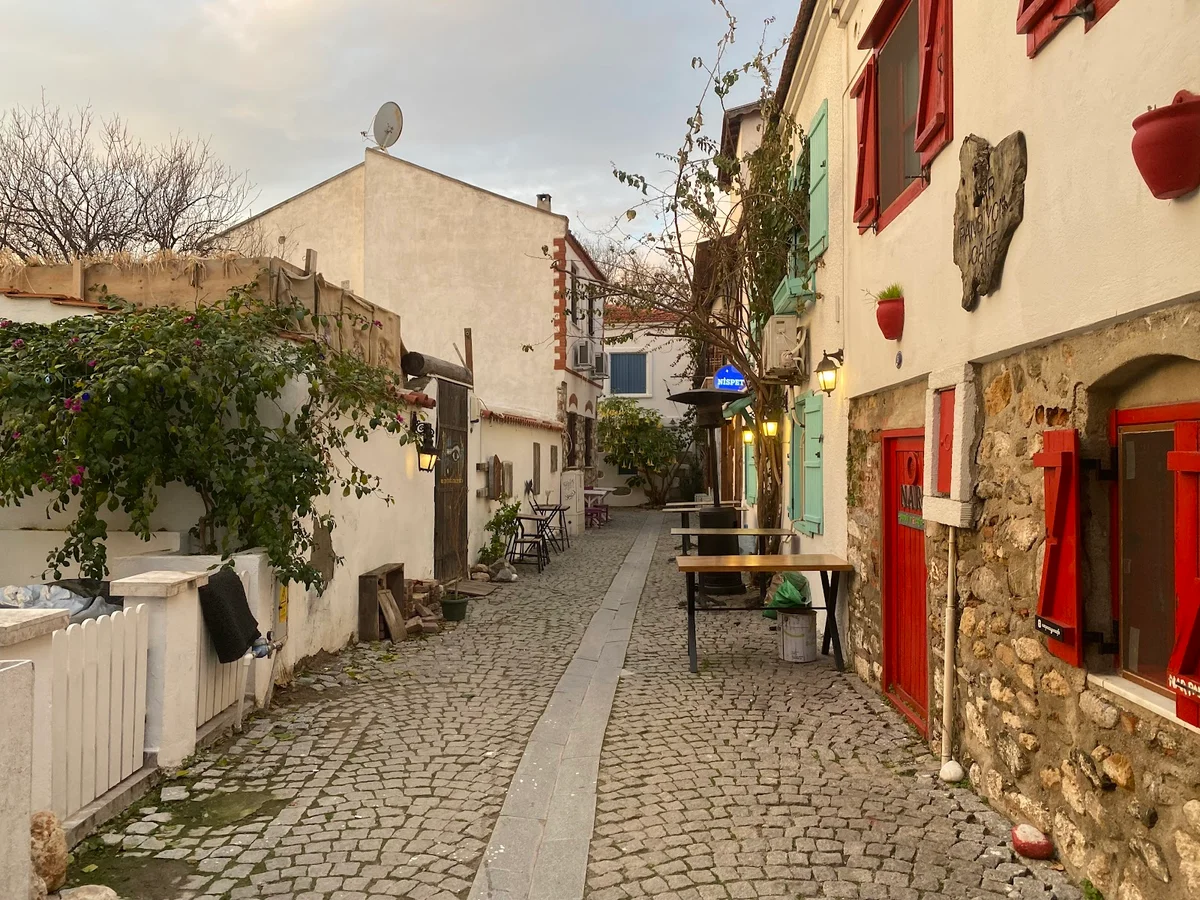 Sığacık Kaleiçi in Sigacik, İzmir - Ask AI | mindtrip