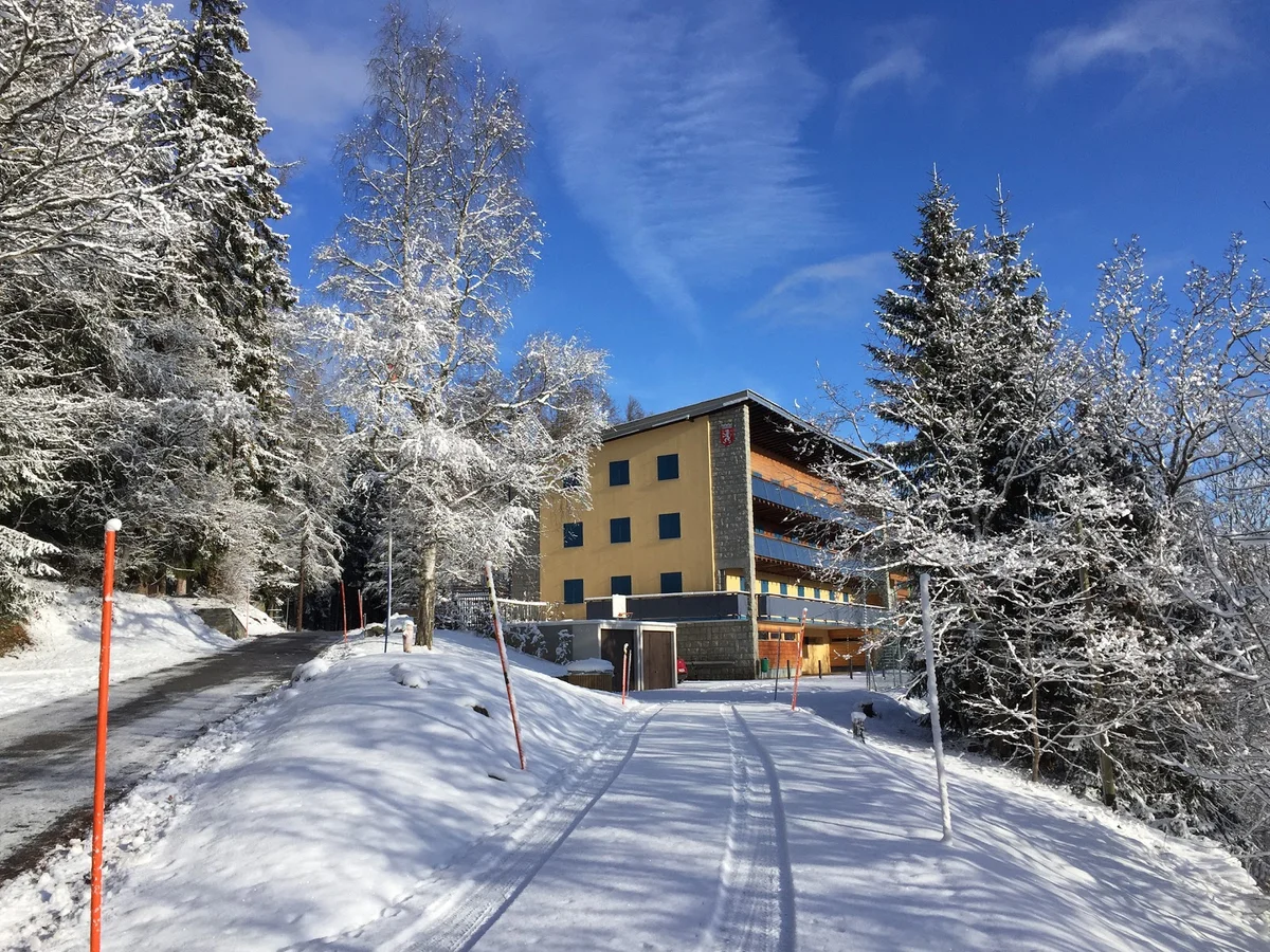 colonie-de-ravoire-in-martigny-what-to-know-before-you-go