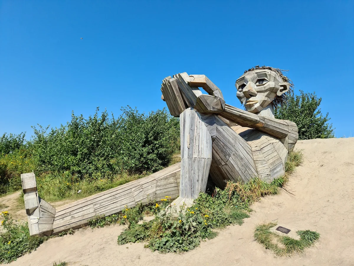 Hill Top Trine by Thomas Dambo - Troll #17