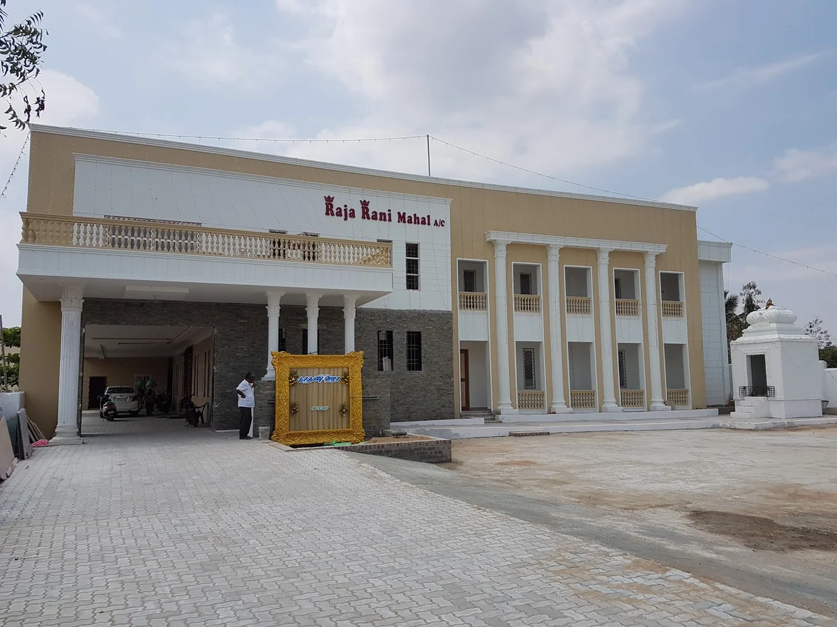 Raja Rani Mahal A/C room | What to Know Before You Go