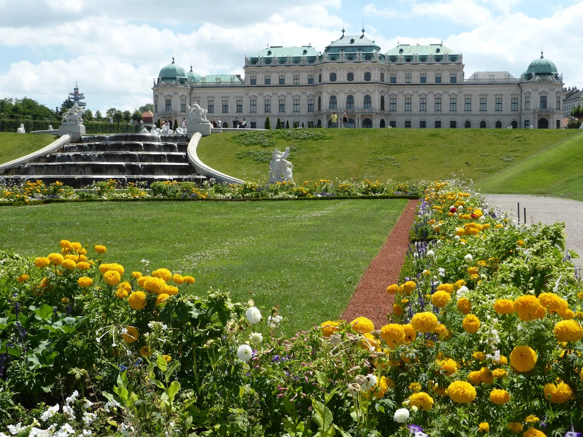 Shell Fountain in Vienna, Wien - Ask AI | mindtrip