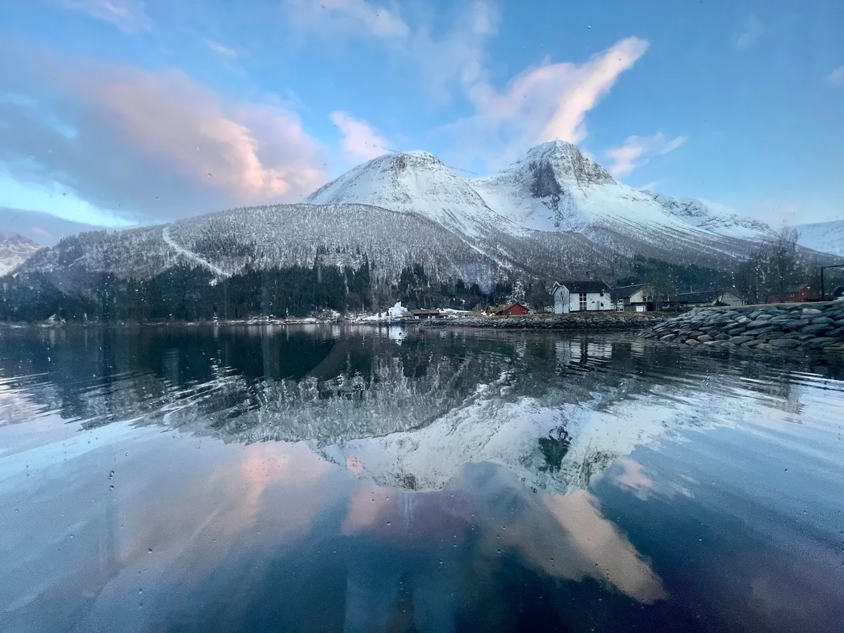 Sæbø Fjordsauna in Sæbø, Møre og Romsdal - Ask AI | mindtrip