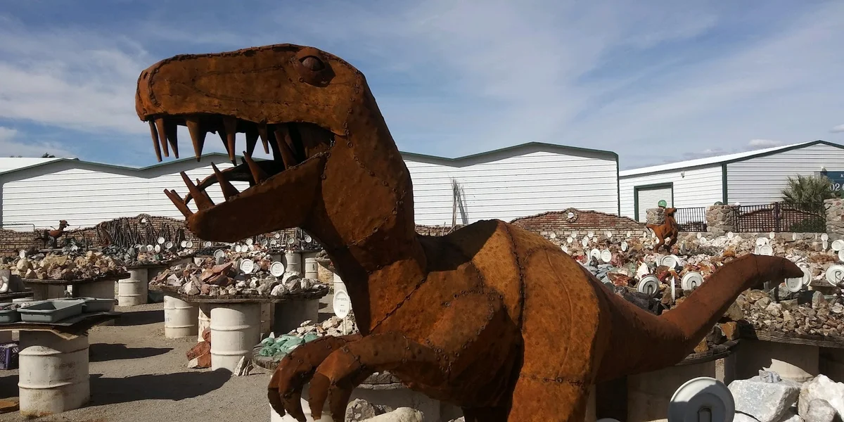 T-Rocks in Quartzsite, Arizona | What to Know Before You Go