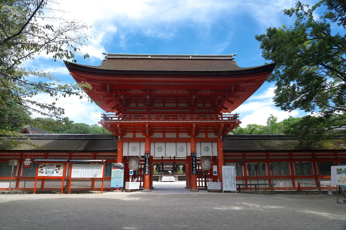 Romon (Tower Gate) in Kyoto | Ask Anything