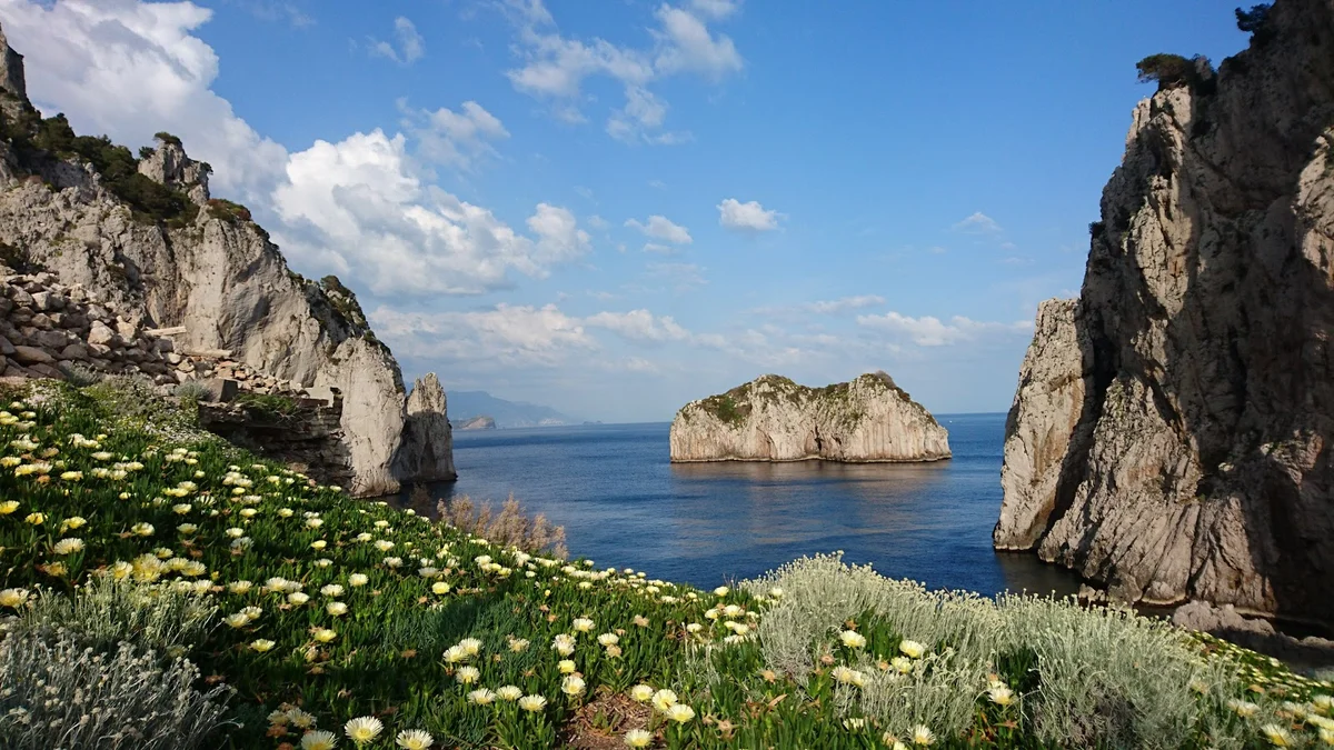 Belvedere Tragara in Capri, Campania - Ask AI | mindtrip