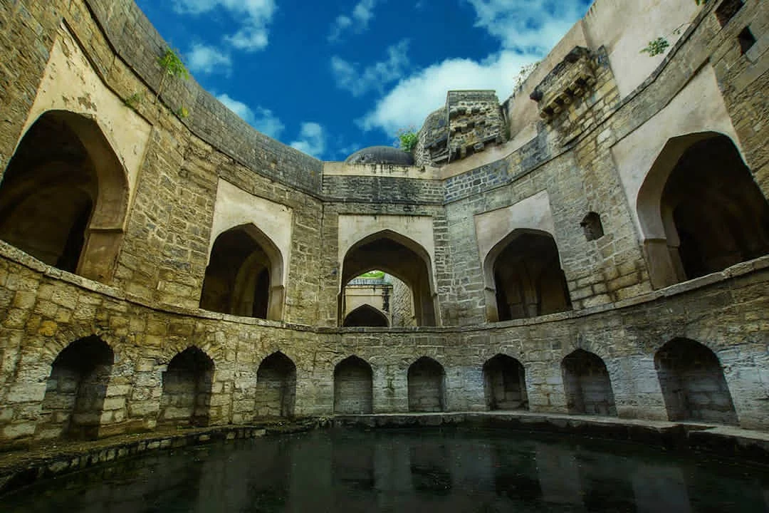 Paranda Fort in Sonari | What to Know Before You Go