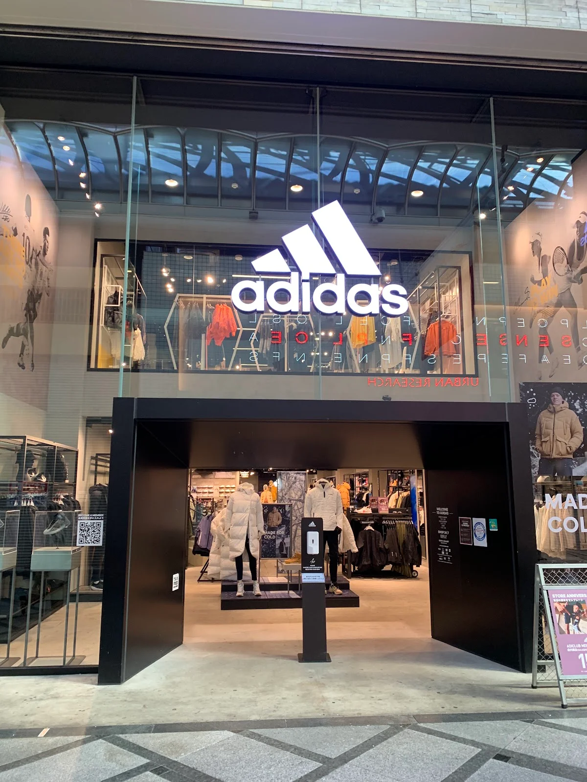 アディダス オリジナル ス ショップ 心斎橋