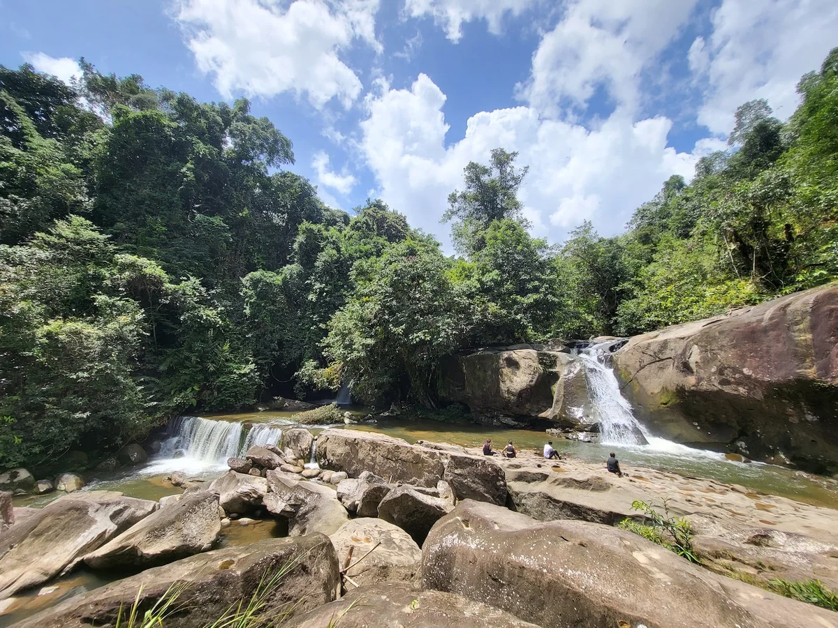 Paradesa Borneo - Tours & Travel