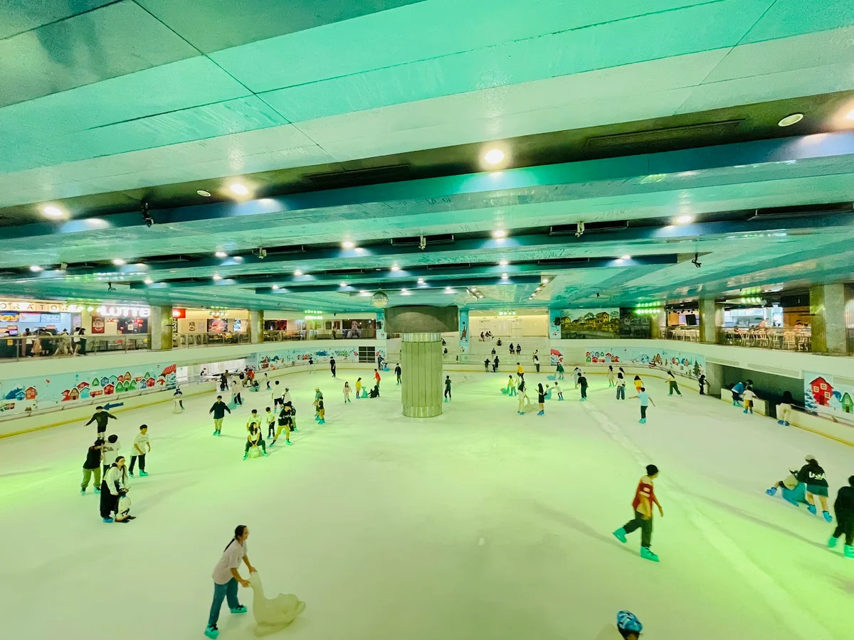 Vincom Landmark 81 Ice Rink | Ask Anything