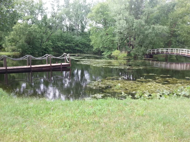 Ponderosa Sun Club in Roselawn | Should I Stay Here?