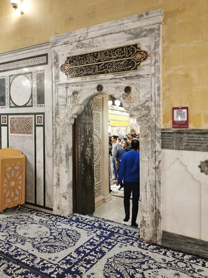 Al - Hussein Mosque in Fayed | What to Know Before You Go