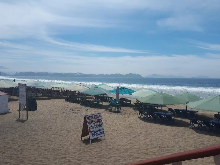 Playa Miramar in Manzanillo | What to Know Before You Go