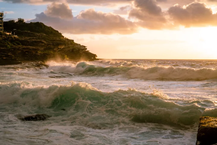 Mackenzies Bay in Tamarama - Ask AI | mindtrip