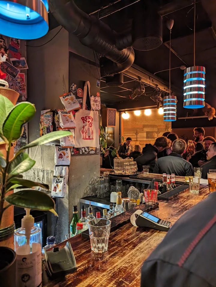 Revolver in Oslo - Ask AI | mindtrip