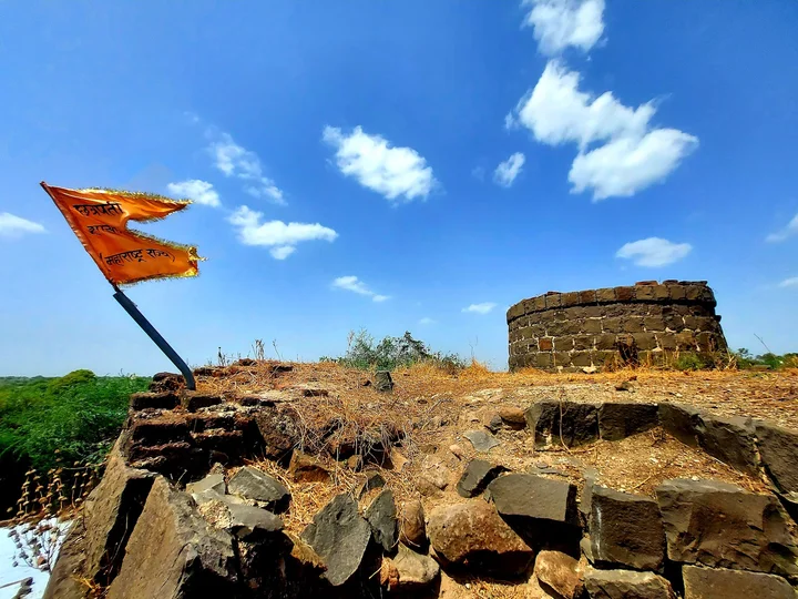 Madha Fort in Kurduwadi | What to Know Before You Go