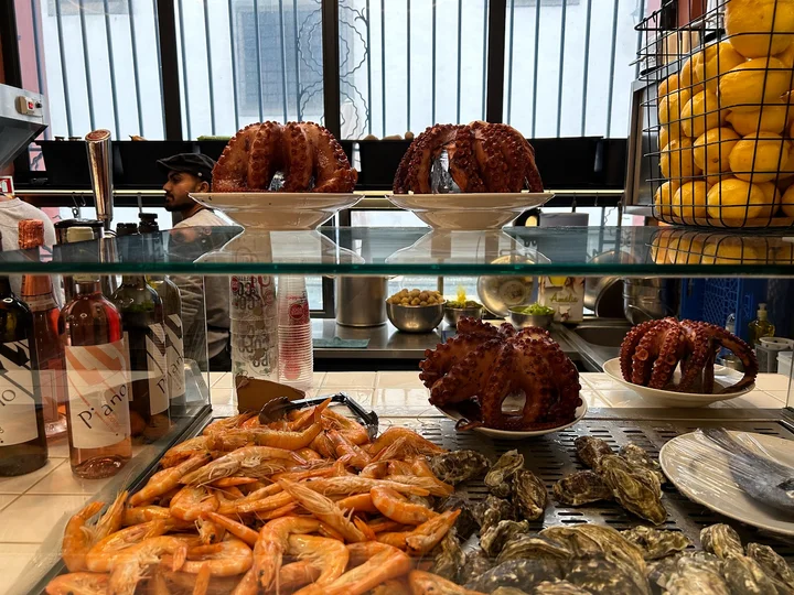 Mercado Beira-Rio in Porto | What to Know Before You Go
