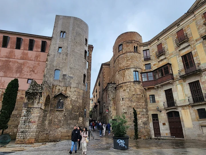 Roman city wall in Barcelona | What to Know Before You Go