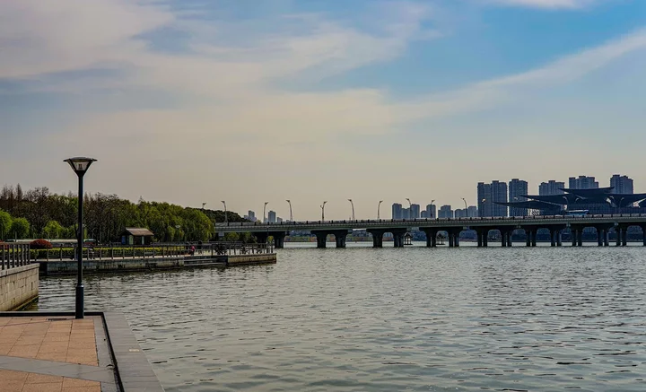Lihu Park in Wuxi, Jiang Su Sheng - Ask AI | mindtrip