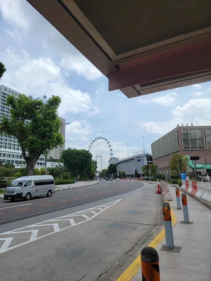 Raffles Avenue in Singapore | Ask Anything
