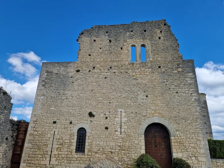 Château de crestet in Crestet - Ask AI | mindtrip